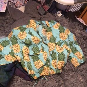 Zara Pineapple cropped tee, US XS, scrunch up back, collared tee